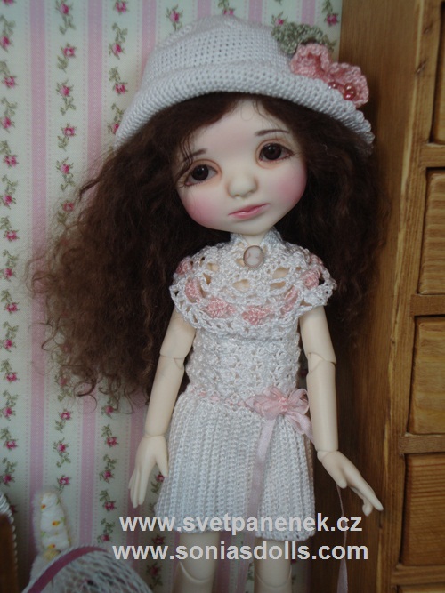 c6c86496dbb419afaf7c2ab1c88996d8-philomena-11